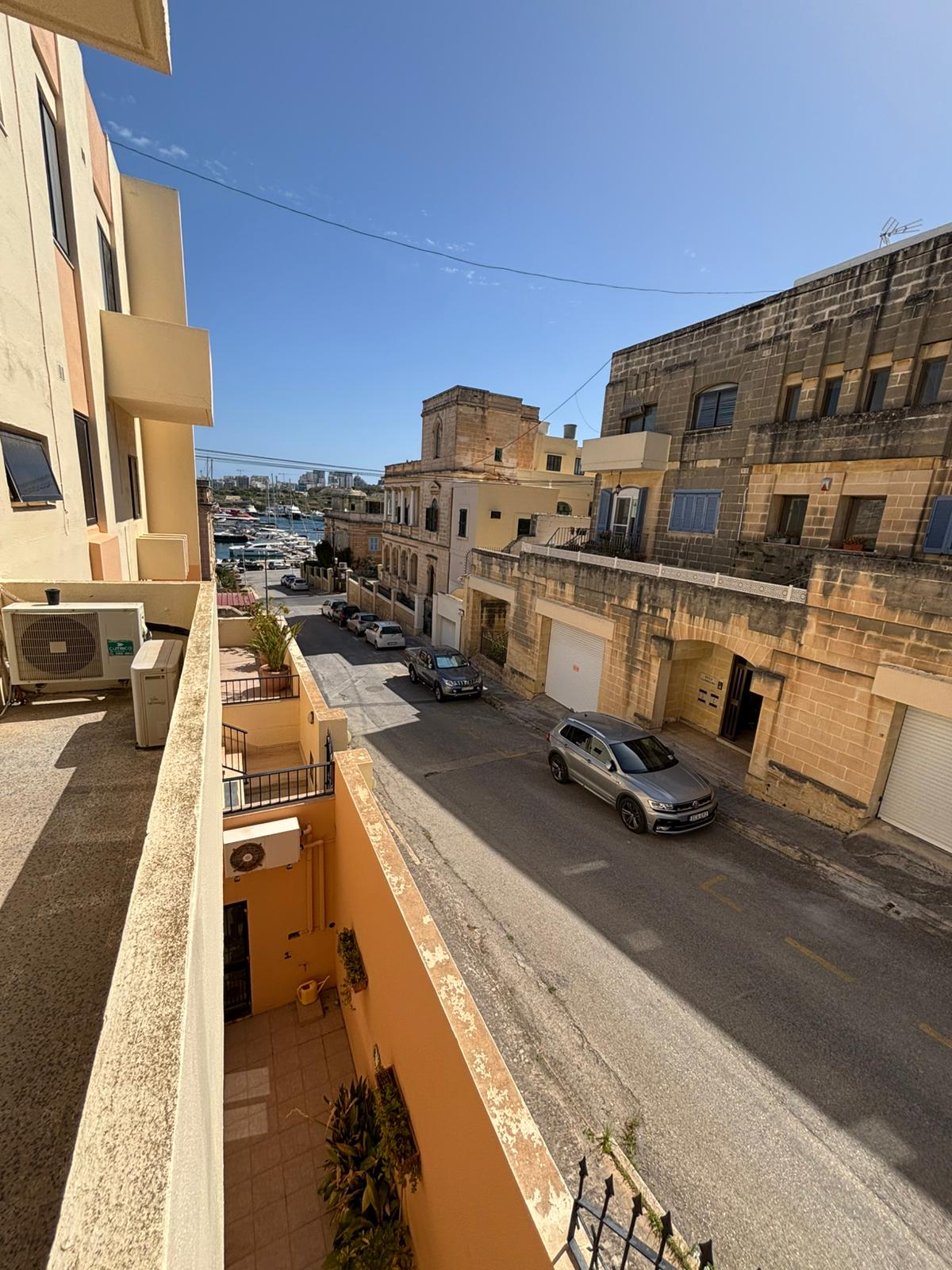 Office for Long Let in Ta' Xbiex - €2,000/month