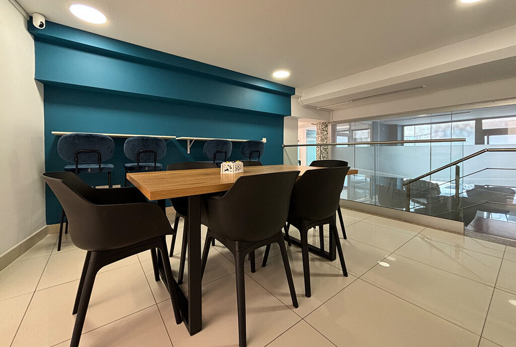 Office for Long Let in San Ġwann - €4,500/month photo 7