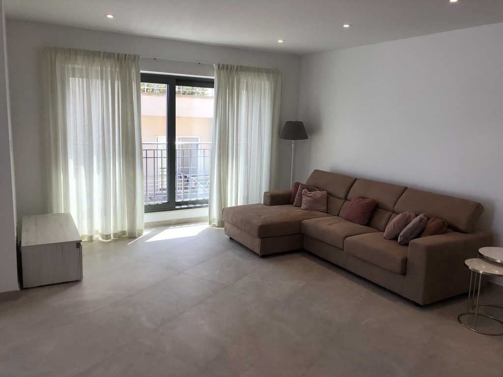 2 Bedroom Apartment for Long Let in St. Julian's - €2,700/month photo 4
