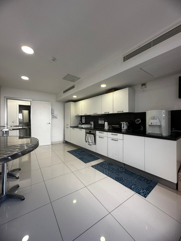 Office for Long Let in Ħamrun - €7,000/month photo 15
