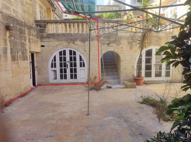 Spacious 247sqm 3-Bedroom House of Character with Own Airspace in Iklin photo 4