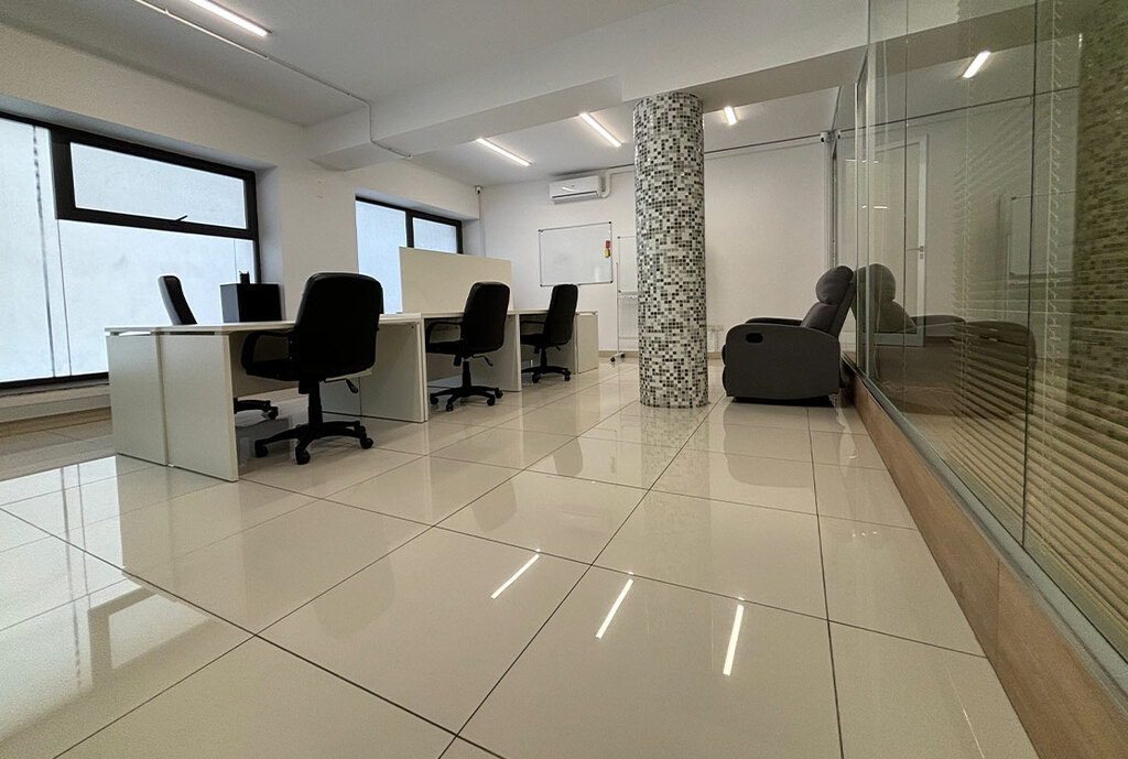Office for Long Let in San Ġwann - €4,500/month photo 11