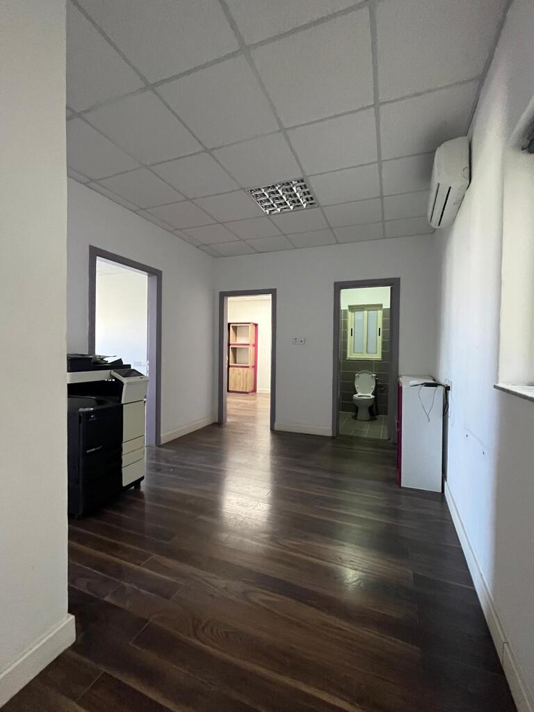Office for Long Let in Ħamrun - €1,500/month photo 7