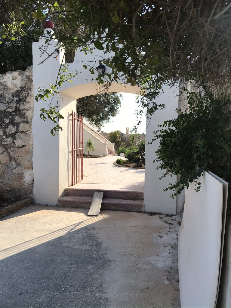 3 Bedroom Villa for Long Let in Kalkara - €7,000/month photo 7