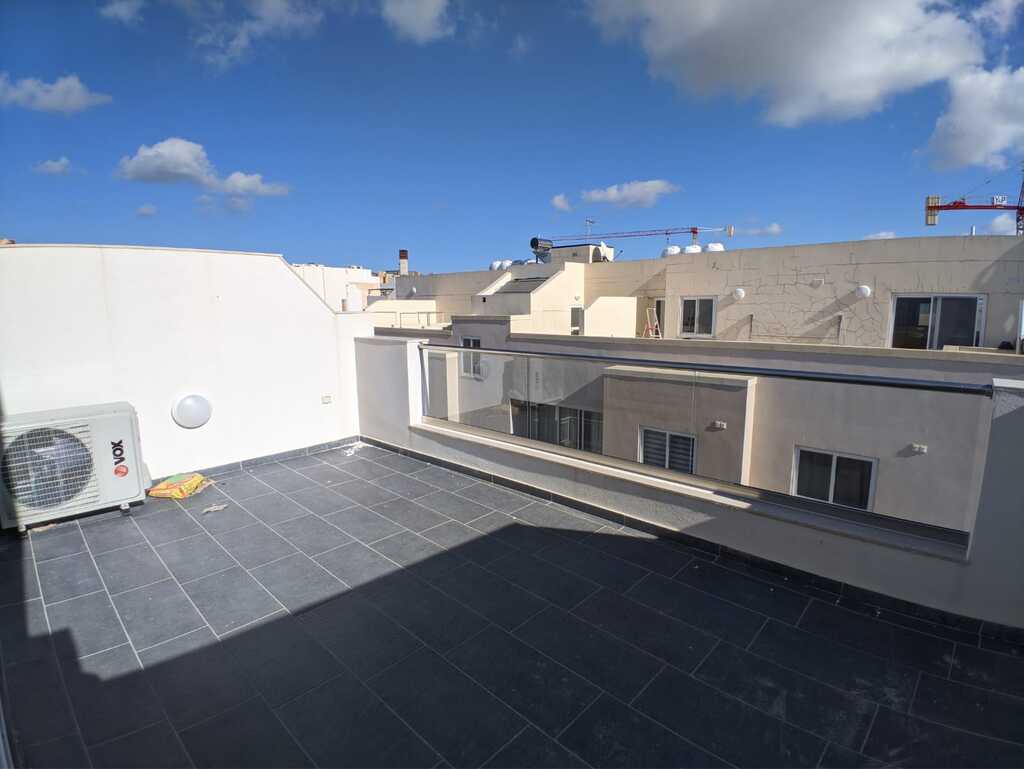 2 Bedroom Penthouse for Long Let in Mġarr - €1,300/month photo 10