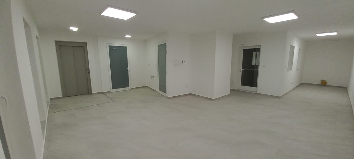 Office for Long Let in Marsa - €1,680/month photo 3