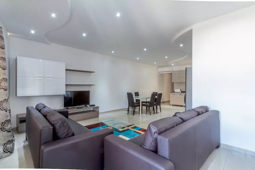 2 Bedroom Apartment for Long Let in Gżira - €2,200/month photo 2