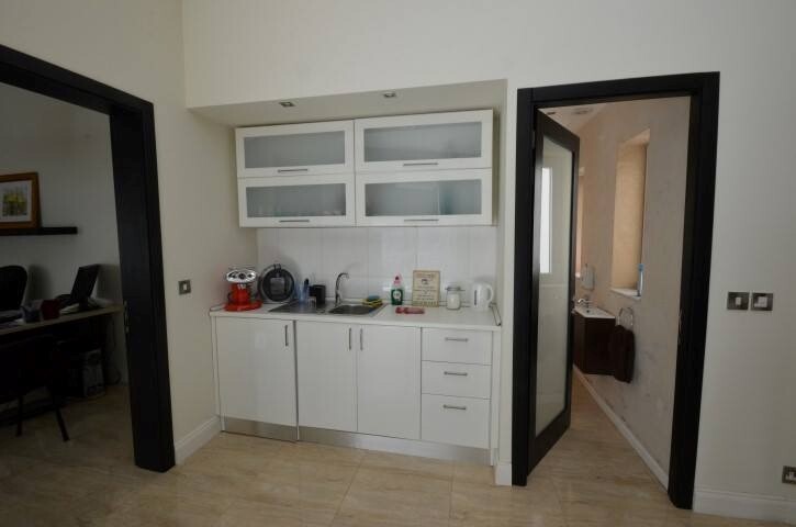 Office for Long Let in Ta' Xbiex - €2,700/month photo 5