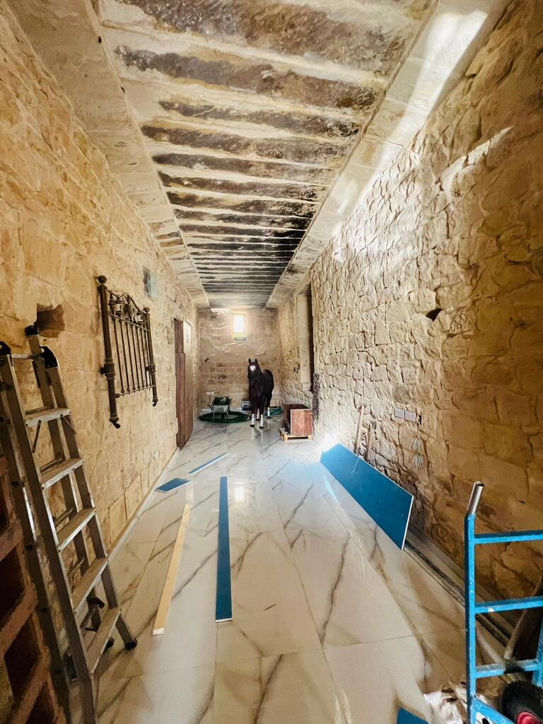 2 Bedroom Farmhouse for Long Let in Marsaskala - €3,000/month photo 7