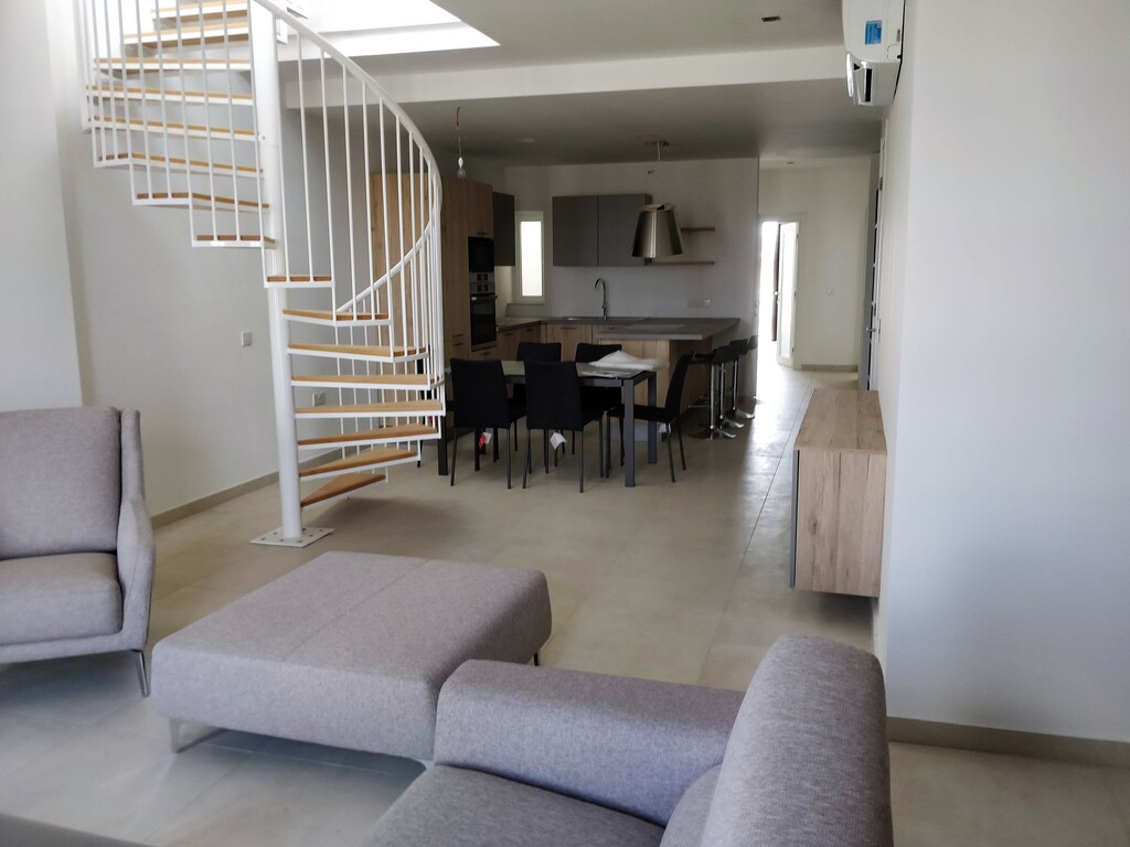 2 Bedroom Penthouse for Long Let in Paola - €1,750/month photo 7