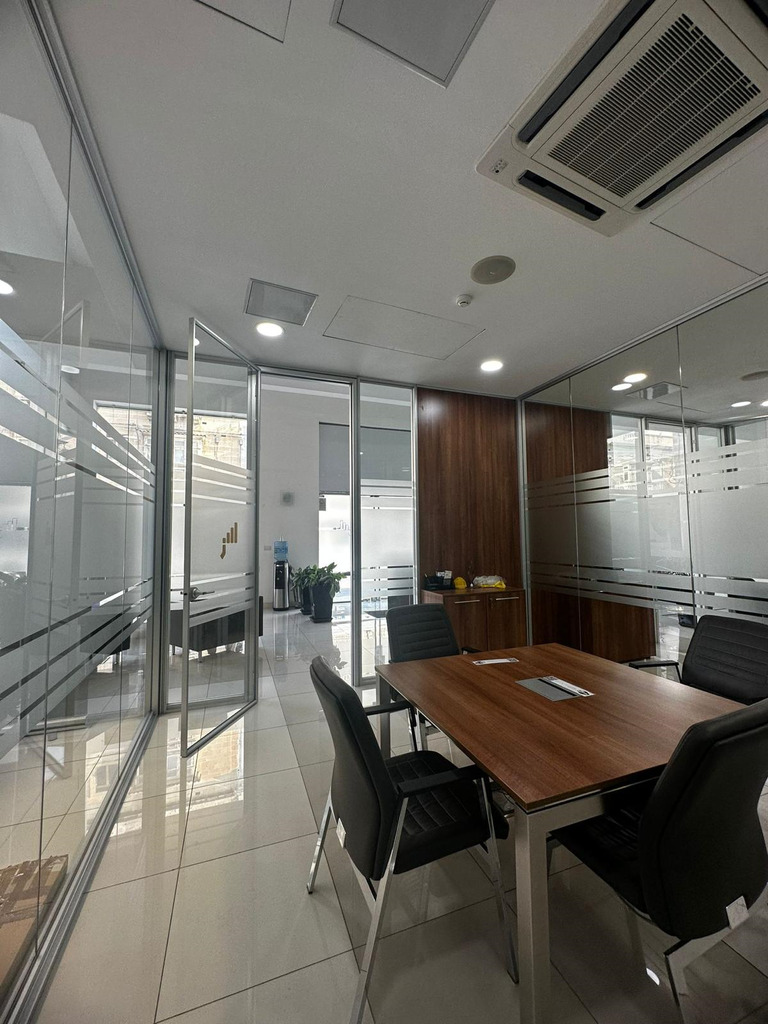 Office for Long Let in Ħamrun - €7,000/month photo 5