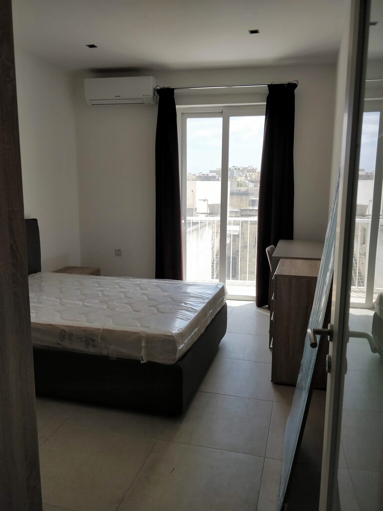 2 Bedroom Penthouse for Long Let in Paola - €1,750/month photo 12