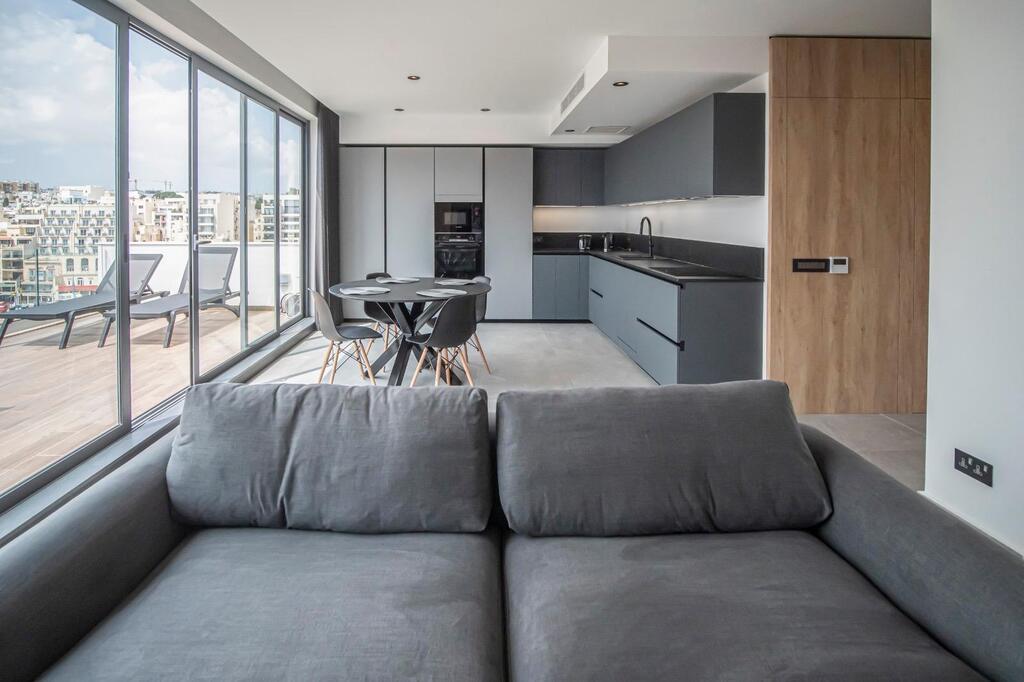 2 Bedroom Penthouse for Long Let in St. Julian's - €4,000/month photo 6
