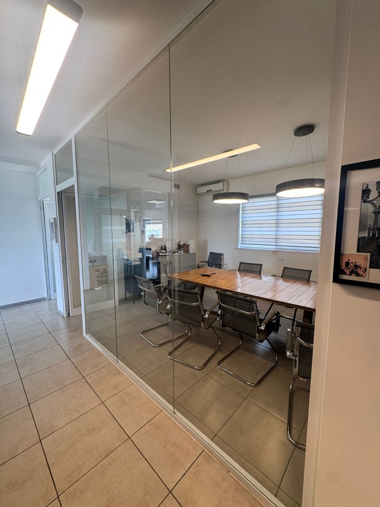 Office for Long Let in Santa Venera - €1,500/month photo 4