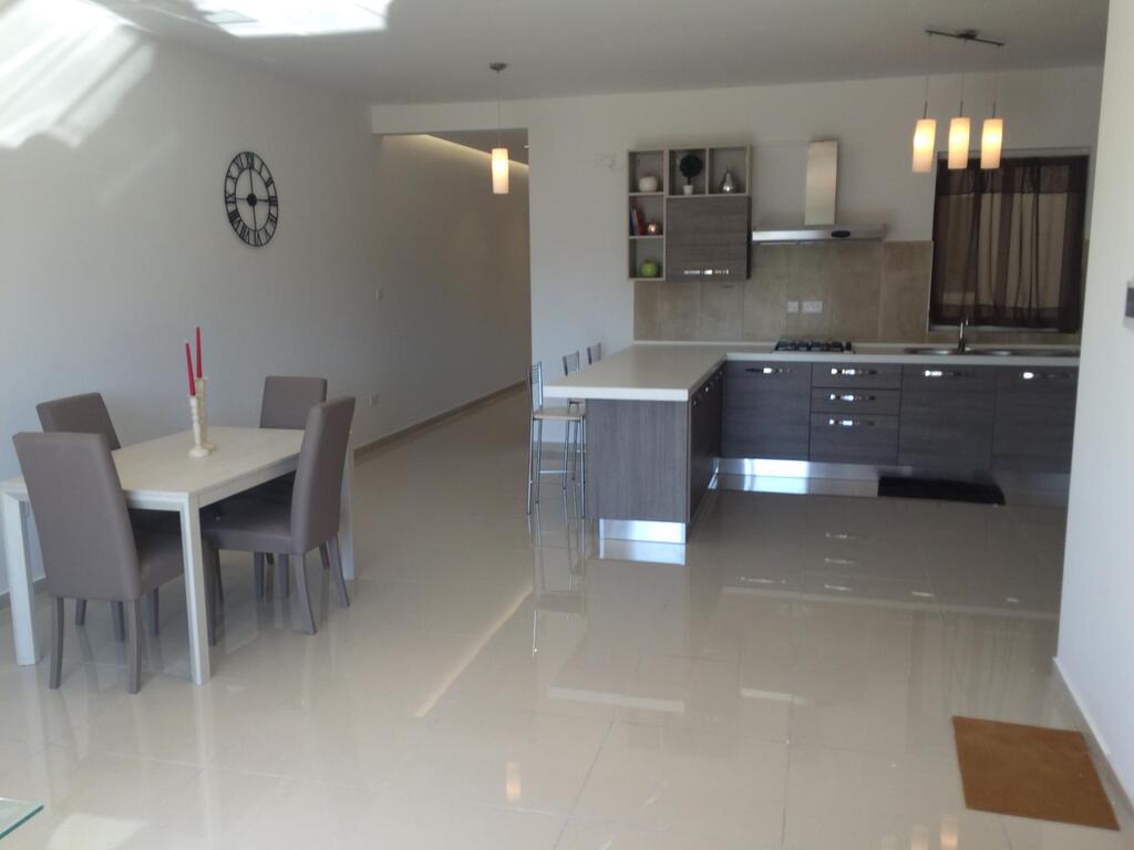 3 Bedroom Maisonette for Long Let in Attard - €1,600/month photo 2