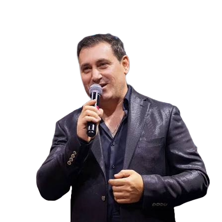 Mayis Yesayan performing live