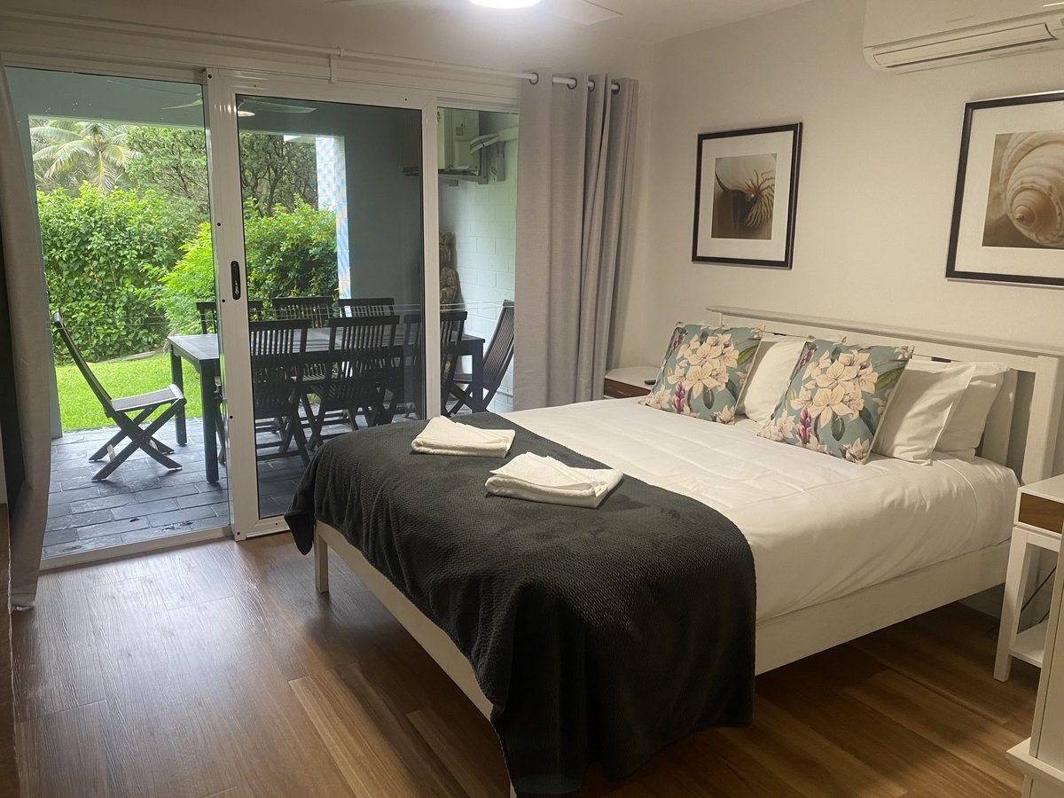 2 Bedroom Poolside