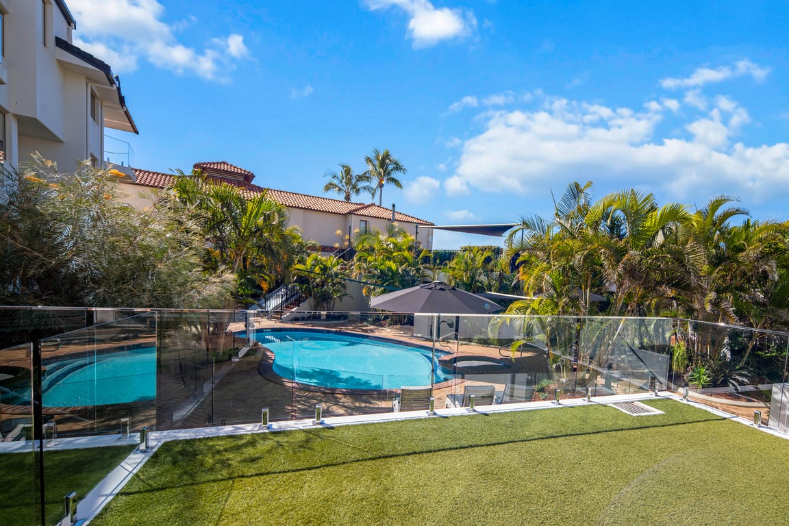 2 Bedroom Pool View with Courtyard-Unit 7 with A/C