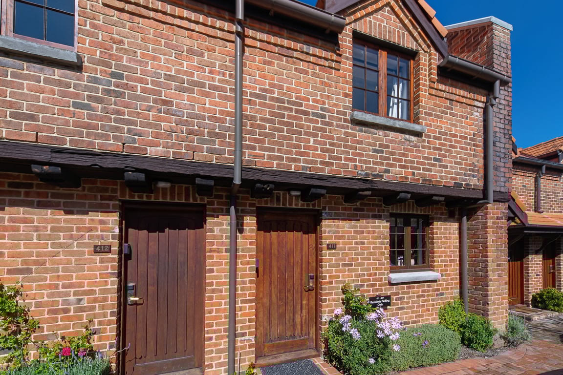 Monaco Shores Apartment