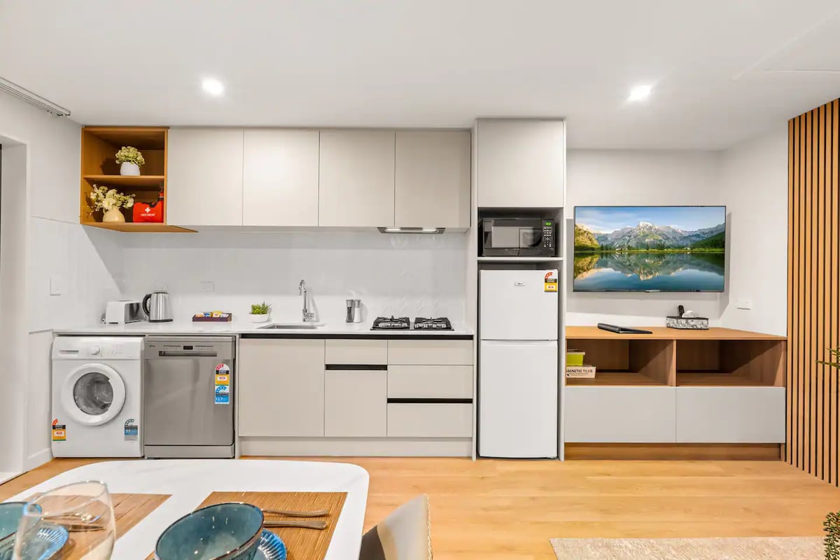 New stylish 2bedroom studio/UnitE