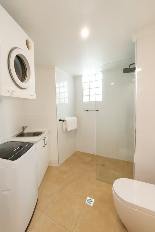 2 Bedroom LUXE Pool View Apartment