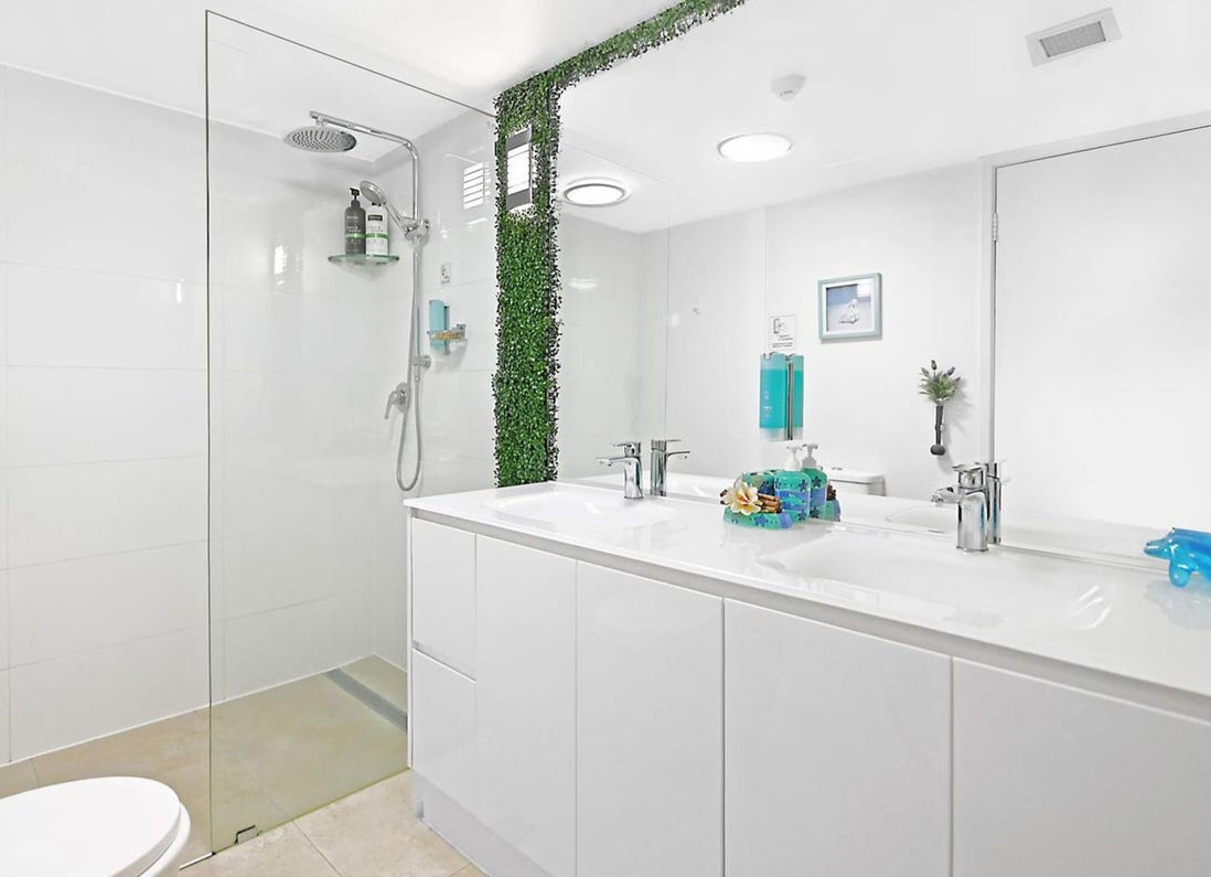 Two Bedroom Suite - 2 Queens