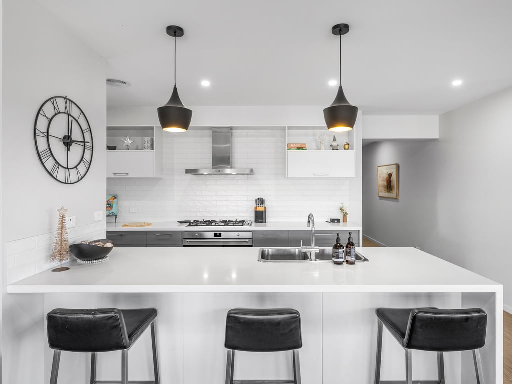 Dan's Rise - Family home with pool