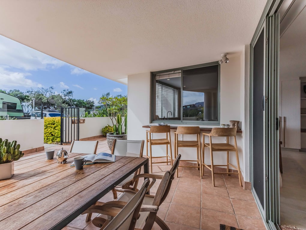 Apt 02