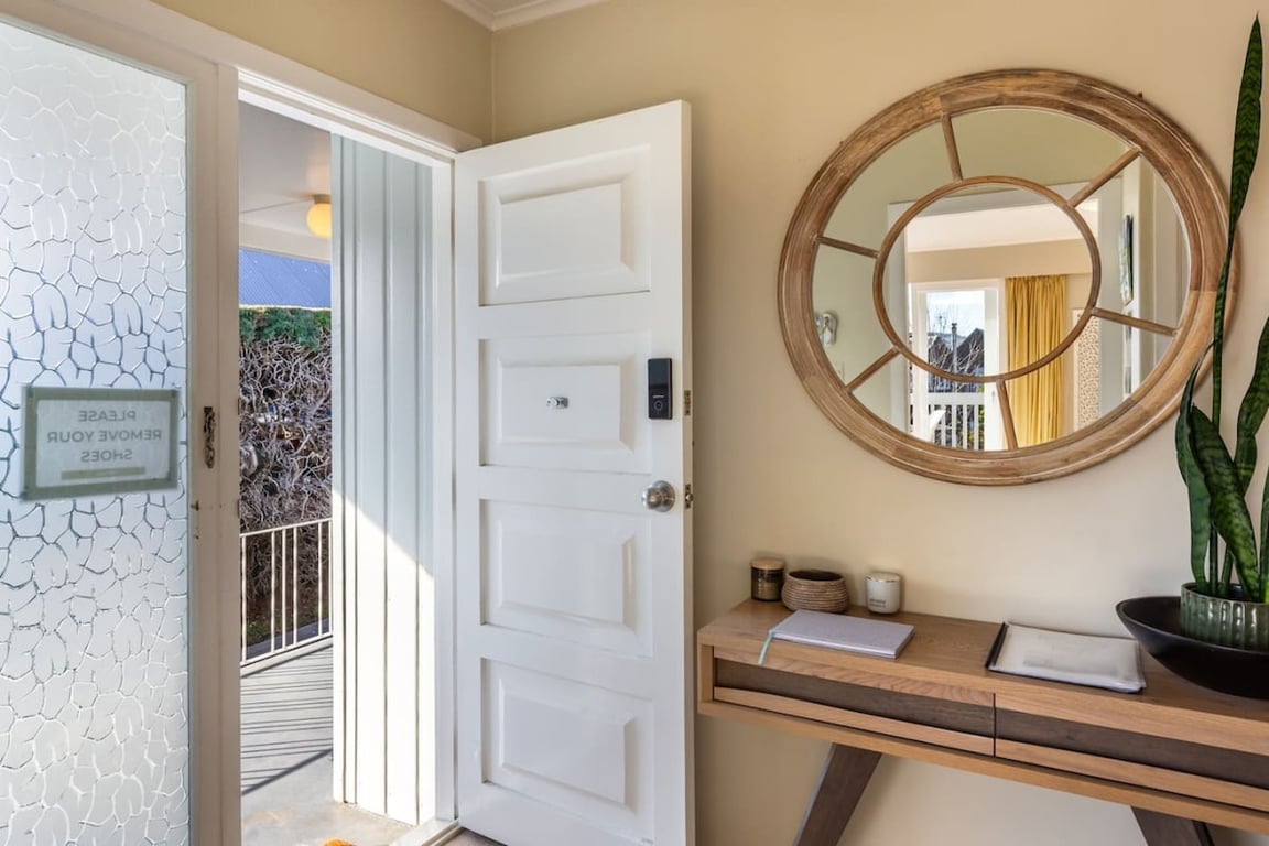 Two Mile Bay Getaway - Comfort & Convenience With Wi-Fi