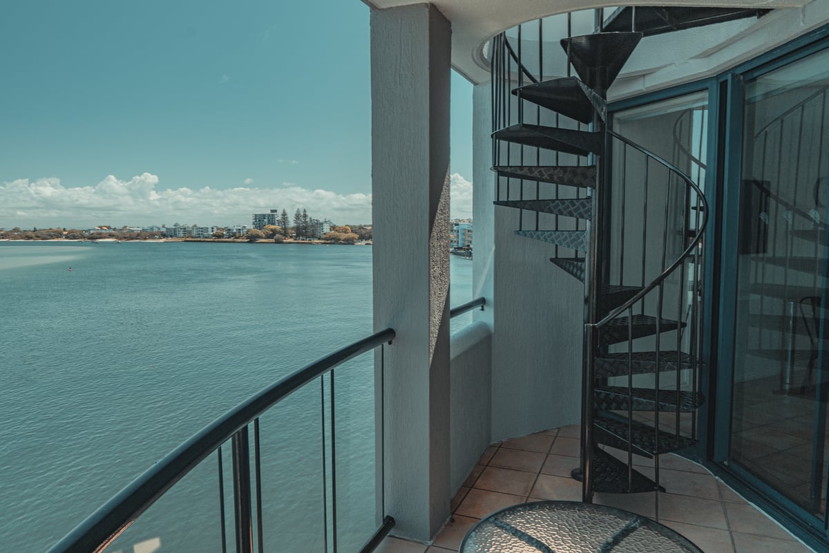 Executive 2 Bedroom Waterfront Rooftop