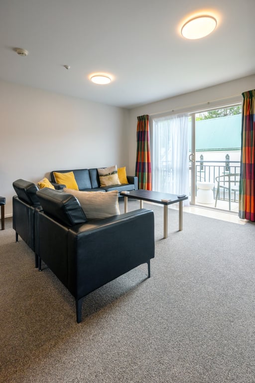 Upper Level 2 Bedroom King