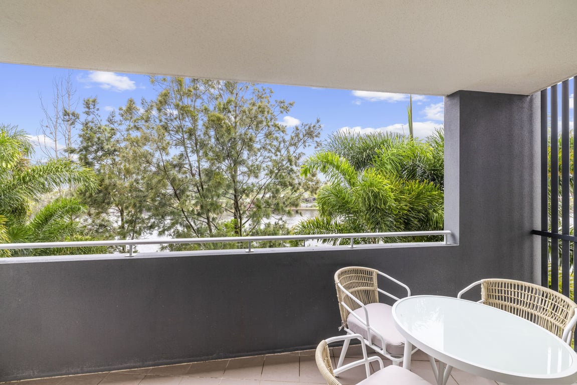 Broadwater 1 Bed Apartment