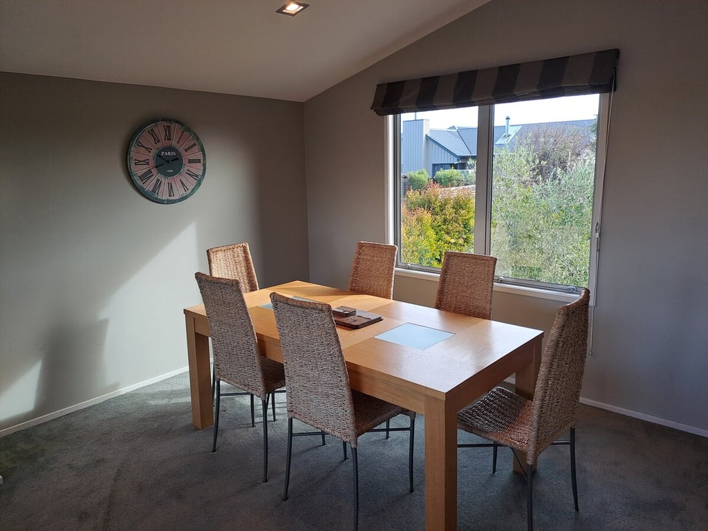 Elevated Taupo Views - Modern Family Home