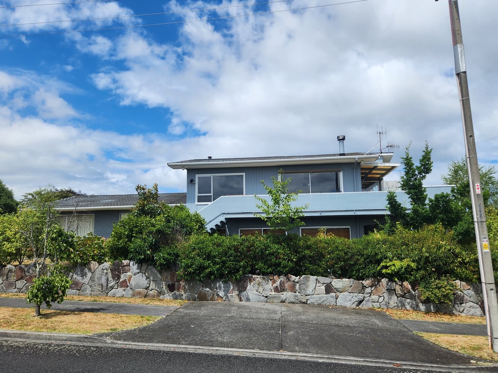 Rainbow Point Pad - Large Elevated Bach With Lake And Mountain Views Free Wi-Fi