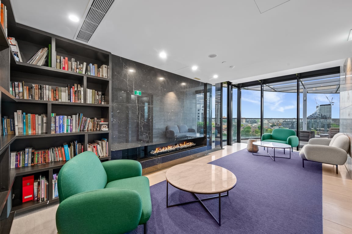 Parkside Perfection Near The CBD! 2 Bedrooms | 1 Bathroom | Free Parking