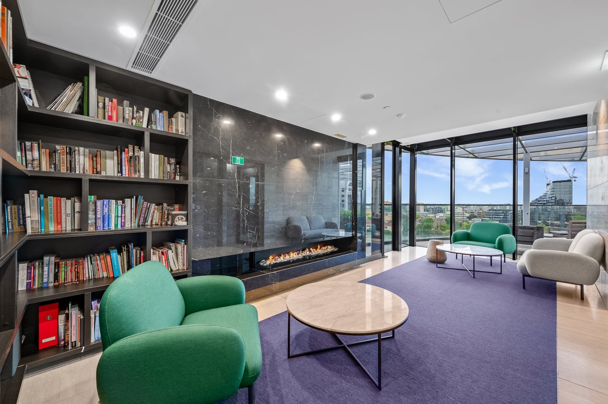 Parkside Perfection Near The CBD! 2 Bedrooms | 1 Bathroom | Free Parking