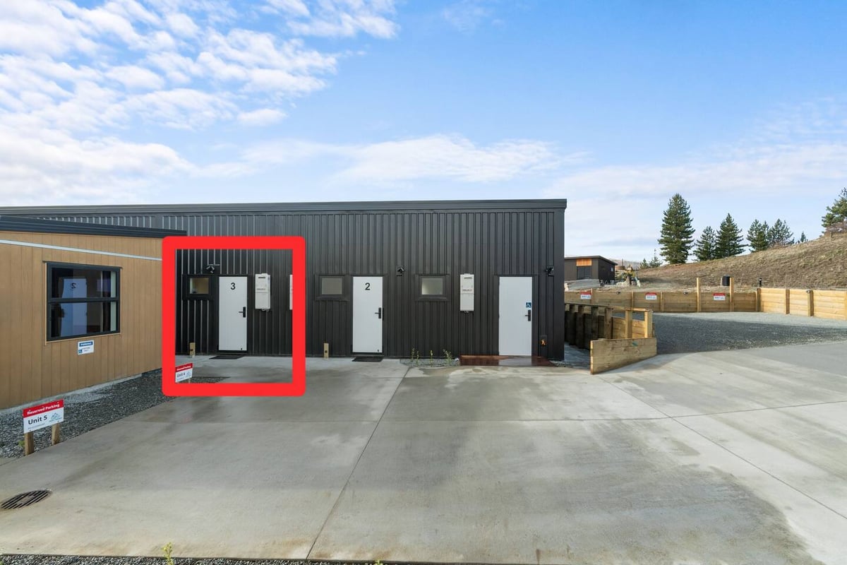 New warm 1 bedroom studio unit 3