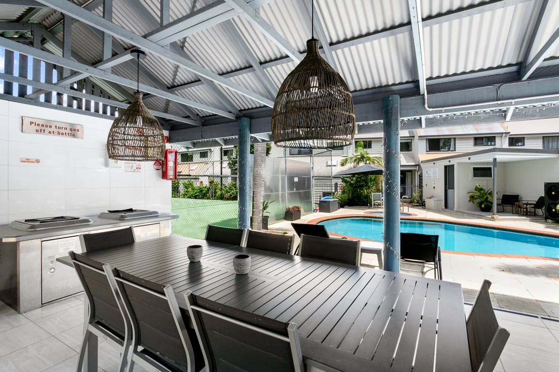 Unit 17 - Eclectic Style Central 2 Bedroom Town House