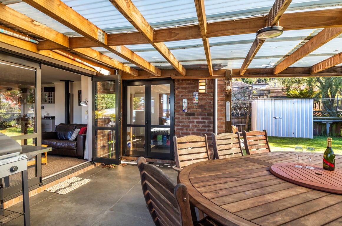 The Umpires Retreat - Quiet Home In Acacia Bay