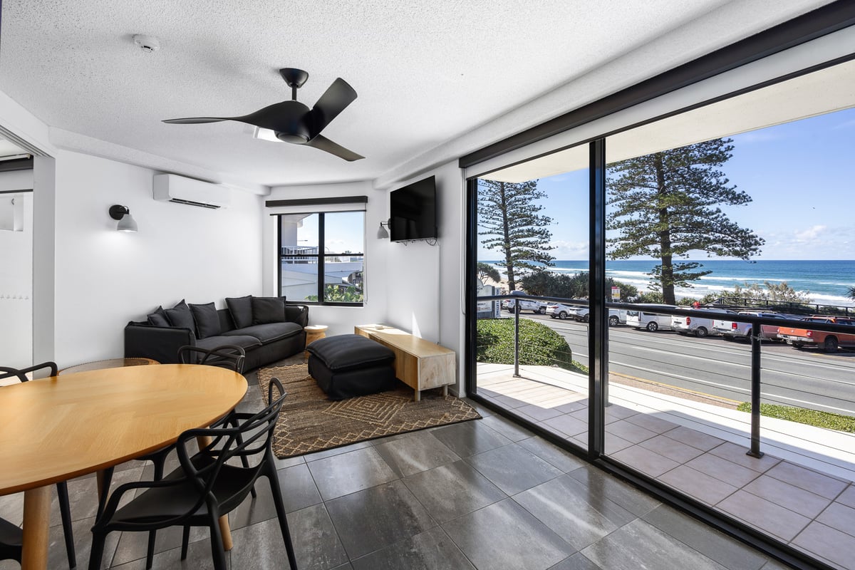 2 Bedroom Apartment Beachfront