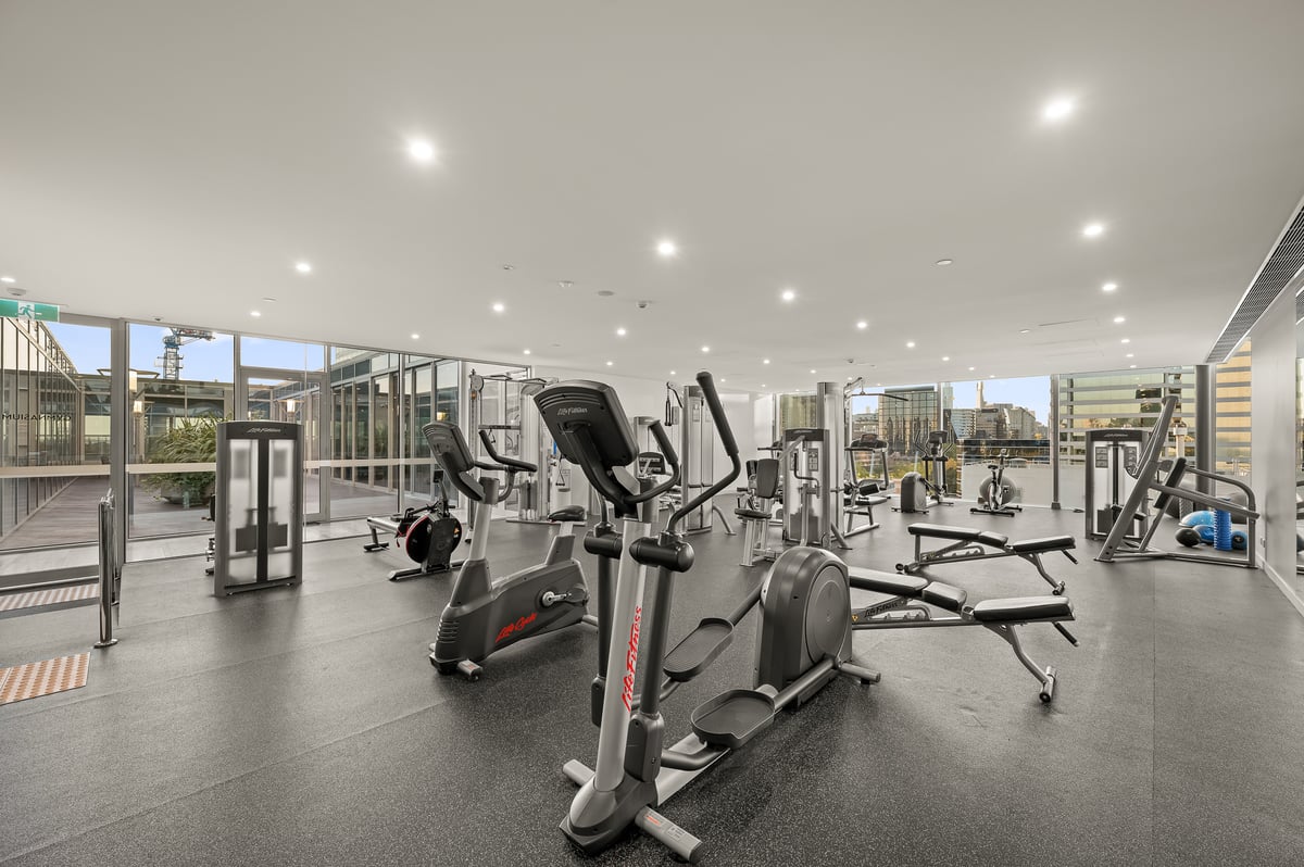 Iconic Fawkner Residence! 2 Bedrooms | 1 Bathroom | Free Parking