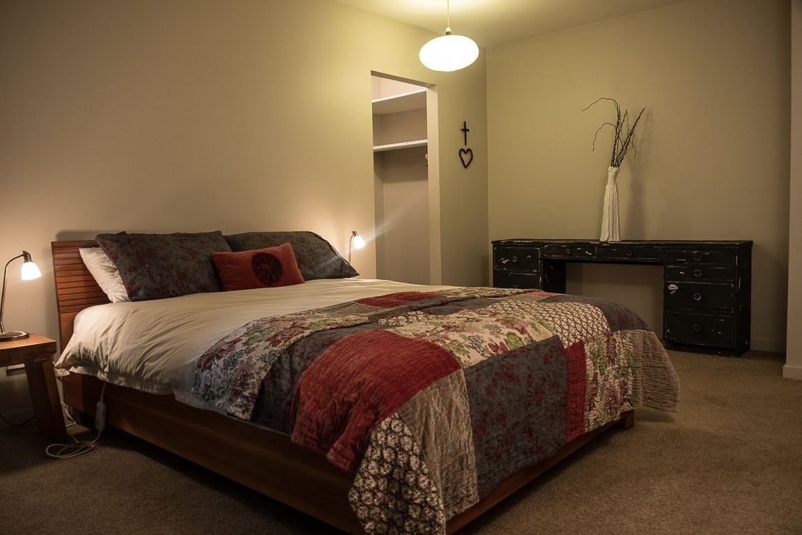 Retreat on Cheltenham (Pet Friendly) 