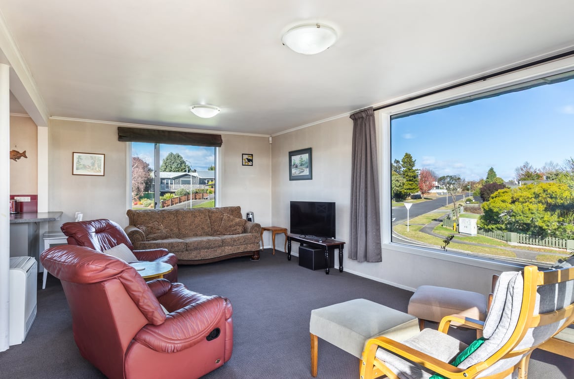 Large Family Home Close To The Lake & Has Wifi