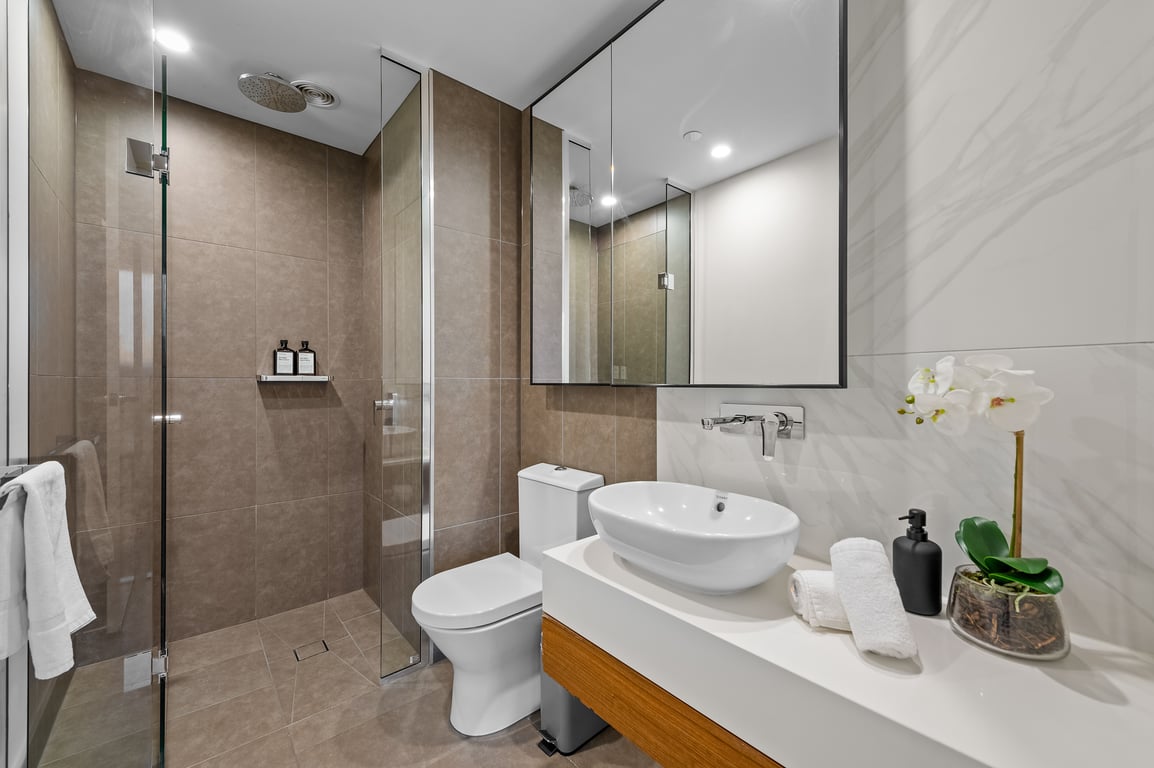 Parkside Perfection Near The CBD! 2 Bedrooms | 1 Bathroom | Free Parking