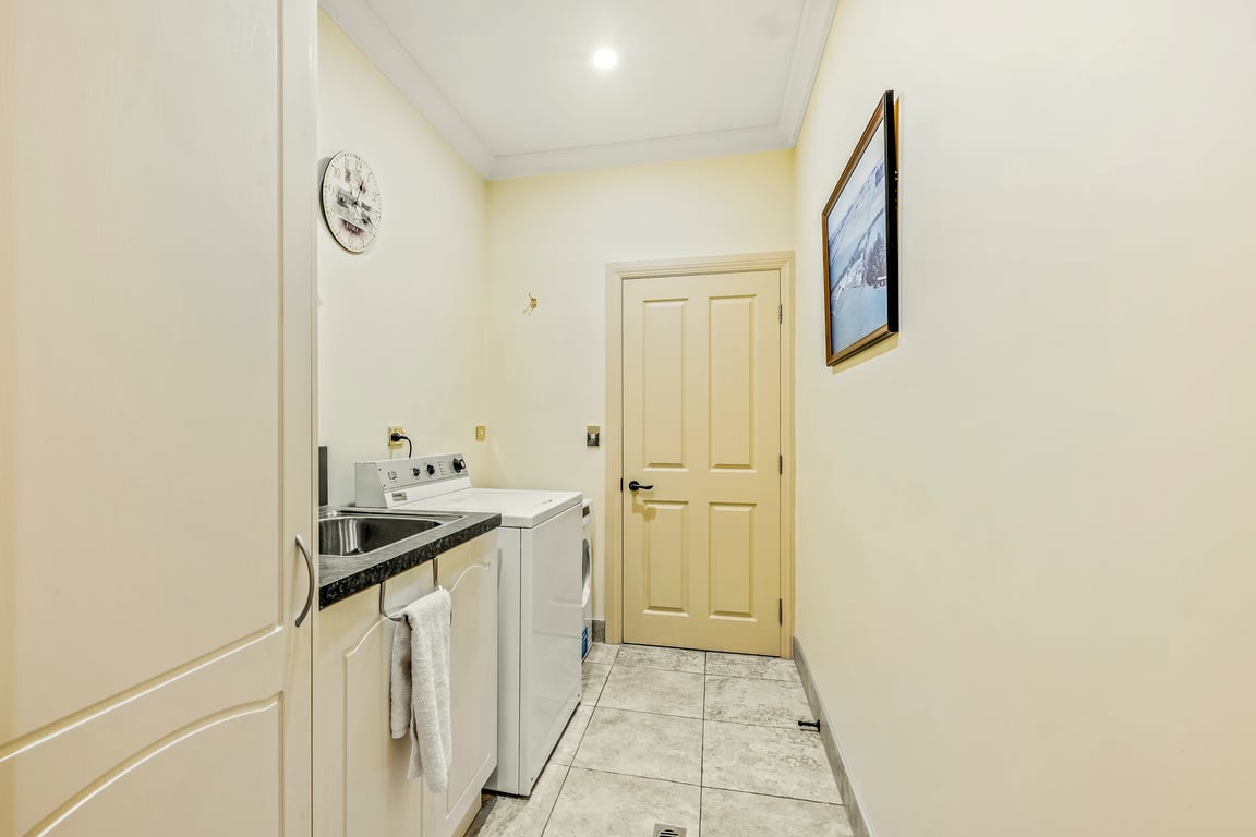 Fontainebleau Luxury Retreat