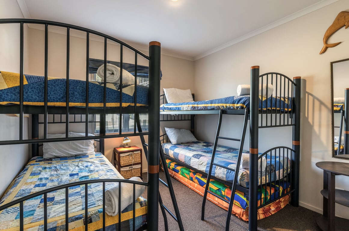 The Umpires Retreat - Quiet Home In Acacia Bay
