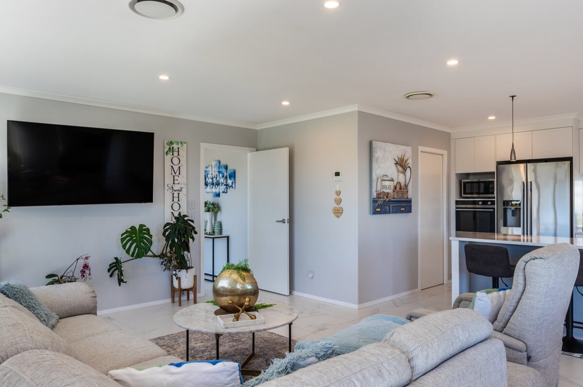 Parkside On Puna - A Modern Family Home Beside The Park