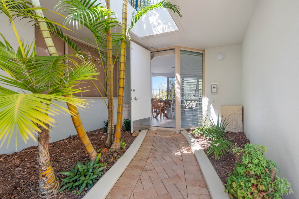 3 Bedroom Private Ground Floor Beachfront Villa 2 with A/C 