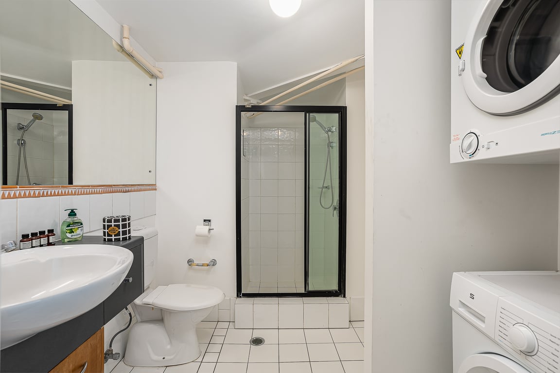 2 Bed 2 Bath Budget Traveller