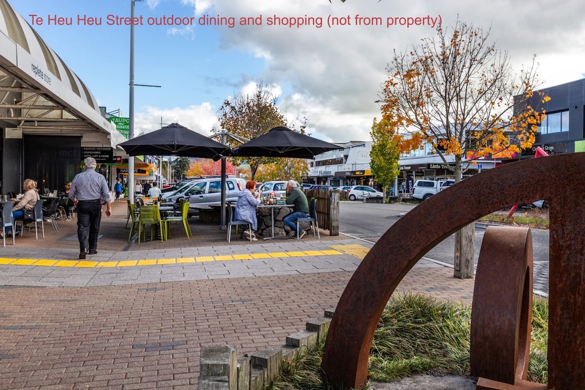 Central Stylish Apartment - Walk To Lake Shops & Cafes